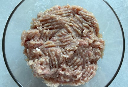 Фото шага рецепта Чебуреки с индейкой 175154 шаг 6  