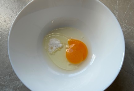 Фото шага рецепта Чебуреки с индейкой 175154 шаг 7  