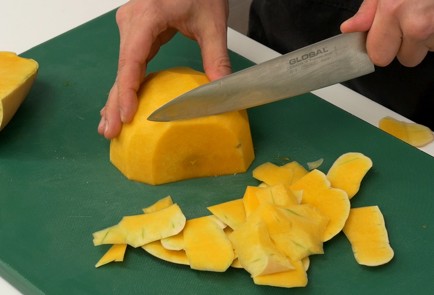 Фото шага рецепта Чебуреки с тыквой и сыром 137461 шаг 2  