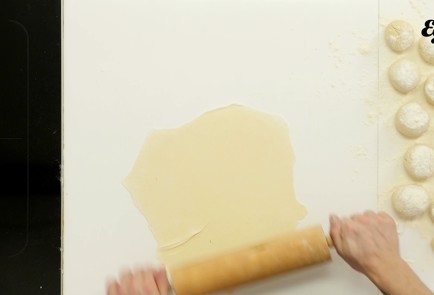 Фото шага рецепта Чебуреки 126530 шаг 7