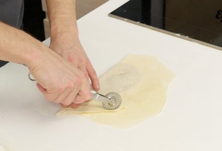 Фото шага рецепта Чебуреки 126530 шаг 8