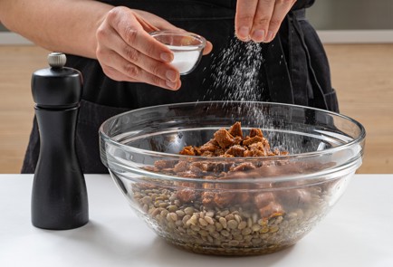 Фото шага рецепта Чечевица с тушеным мясом и луковыми кольцами 175581 шаг 11  