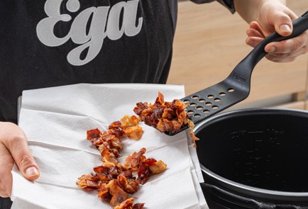 Фото шага рецепта Чечевица с тушеным мясом и луковыми кольцами 175581 шаг 2  