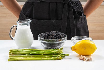 Фото шага рецепта Чечевица со спаржей и кокосовым молоком 175585 шаг 1  