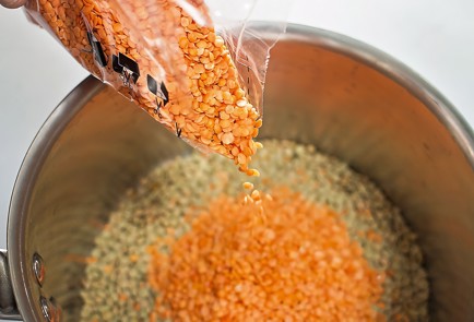 Фото шага рецепта Чечевичный суп с томатами 30827 шаг 1  