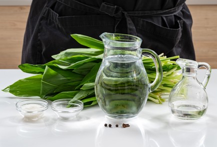 Фото шага рецепта Черемша на зиму  простой рецепт 176194 шаг 1  