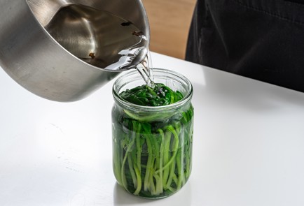 Фото шага рецепта Черемша на зиму  простой рецепт 176194 шаг 8  