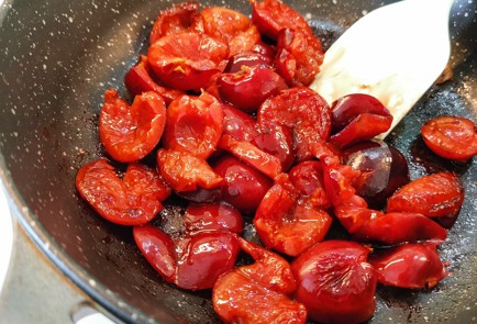 Фото шага рецепта Черешневый йогурт 174409 шаг 4