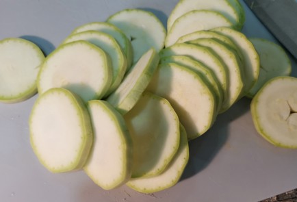 Фото шага рецепта Чесночная закуска из кабачка 186396 шаг 1  