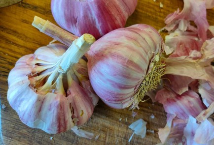 Фото шага рецепта Чесночное масло 190237 шаг 2  