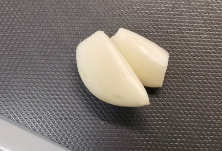 Фото шага рецепта Чесночный халуми с травами на сковороде гриль 152916 шаг 6