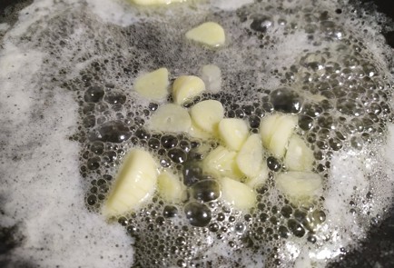 Фото шага рецепта Чесночные гренки с сыром 189726 шаг 3  