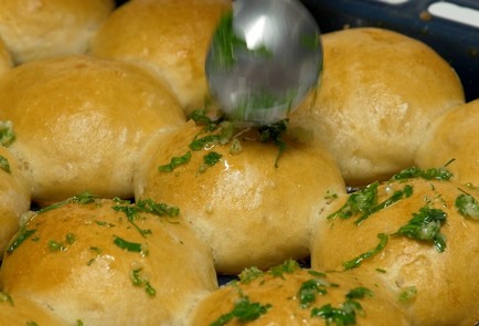 Фото шага рецепта Чесночные пампушки к борщу 35427 шаг 6  