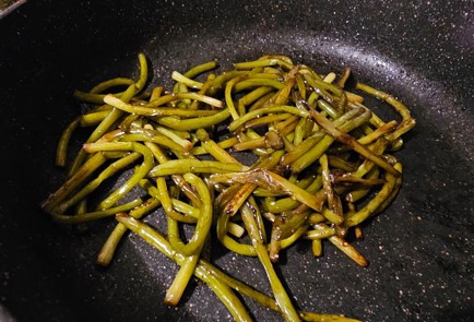 Фото шага рецепта Чесночные стрелки в соусе терияки 174854 шаг 10  