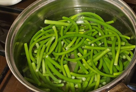 Фото шага рецепта Чесночные стрелки в соусе терияки 174854 шаг 2  