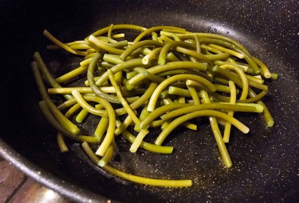 Фото шага рецепта Чесночные стрелки в соусе терияки 174854 шаг 6  