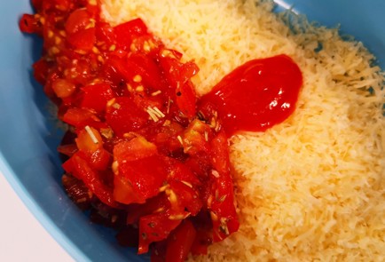 Фото шага рецепта Чесночные сырные хрустящие кетоломтики 152913 шаг 4  