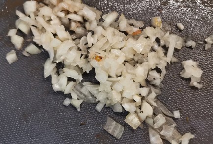 Фото шага рецепта Чесночные сырные хрустящие кетоломтики 152913 шаг 5  