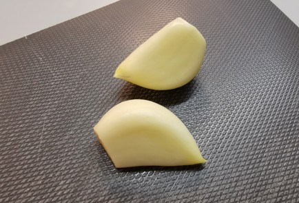 Фото шага рецепта Чесночный салат из свеклы и сельдерея 175517 шаг 1  