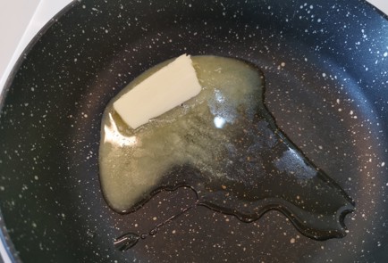 Фото шага рецепта Чесночный стейк рибай 186837 шаг 3  