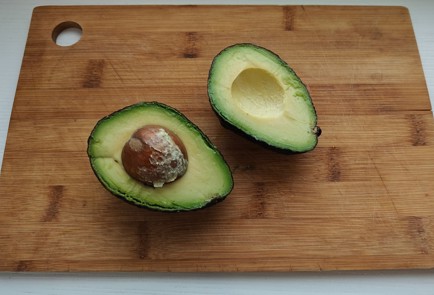 Фото шага рецепта Чиабатта с красной рыбой и авокадо 189284 шаг 1  