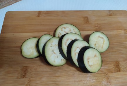 Фото шага рецепта Чиабатта с творожным сыром баклажанами и помидором 190091 шаг 1  