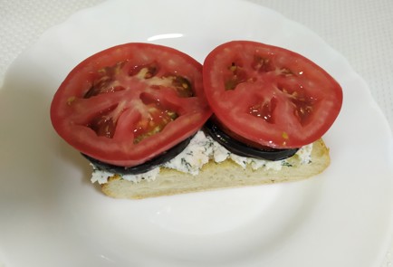 Фото шага рецепта Чиабатта с творожным сыром баклажанами и помидором 190091 шаг 10  