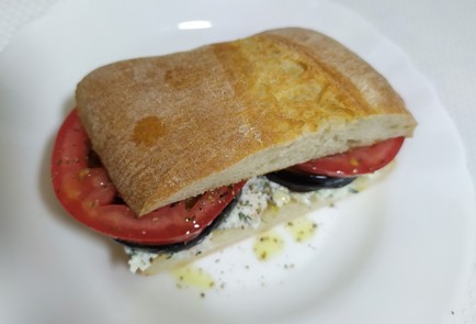 Фото шага рецепта Чиабатта с творожным сыром баклажанами и помидором 190091 шаг 11  