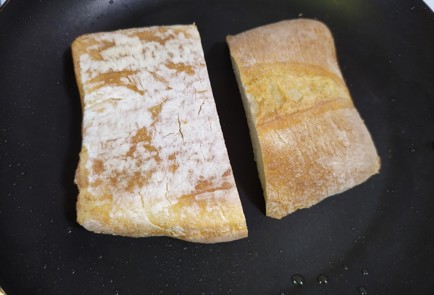 Фото шага рецепта Чиабатта с творожным сыром баклажанами и помидором 190091 шаг 7  