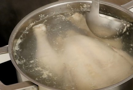 Фото шага рецепта Куриный суп чихиртма 125601 шаг 2