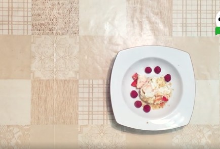 Фото шага рецепта Чизкейк с клубникой 27013 шаг 6  