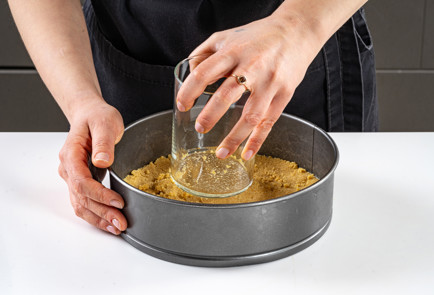 Фото шага рецепта Чизкейк из авокадо без выпечки 191307 шаг 3  