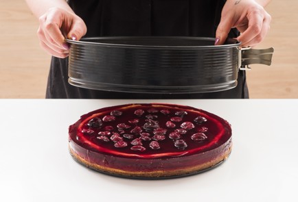 Фото шага рецепта Чизкейк из творога с ягодным желе 152167 шаг 14  