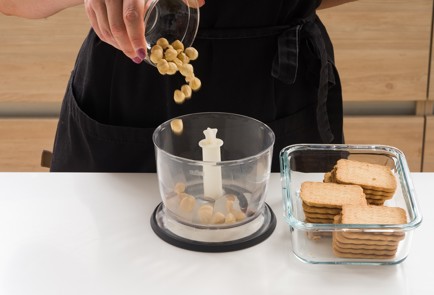 Фото шага рецепта Чизкейк из творога с ягодным желе 152167 шаг 2  