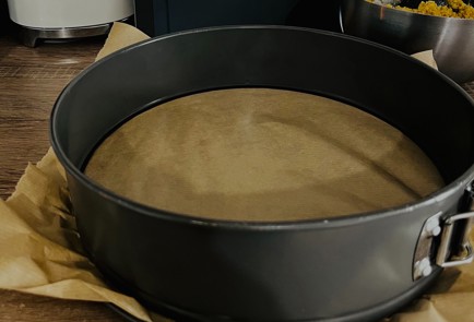 Фото шага рецепта Чизкейк классический 188002 шаг 5