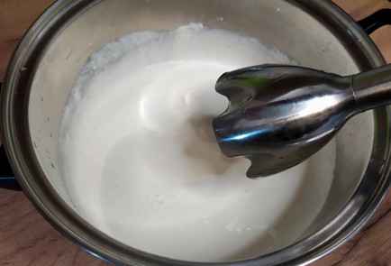 Фото шага рецепта Чизкейк с малиновым желе без выпечки 188651 шаг 3  