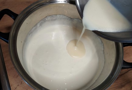 Фото шага рецепта Чизкейк с малиновым желе без выпечки 188651 шаг 5  