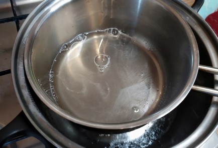 Фото шага рецепта Чизкейк с малиновым желе без выпечки 188651 шаг 9  