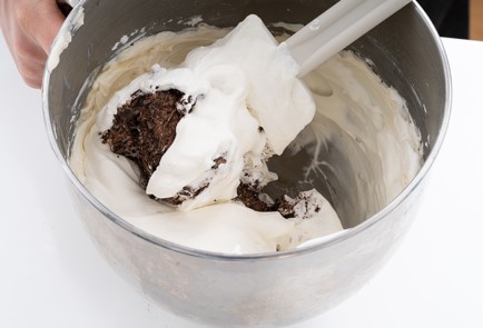 Фото шага рецепта Чизкейк с шоколадом и ирландским ликером 138636 шаг 4  