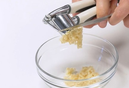 Фото шага рецепта Курица с чесноком чкмерули 139552 шаг 7  