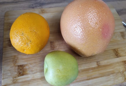 Фото шага рецепта Цитрусовый смузи 189457 шаг 1  