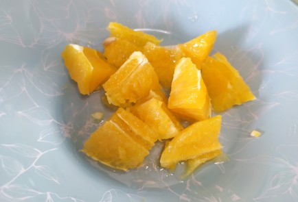 Фото шага рецепта Цитрусовый смузи 189457 шаг 2  