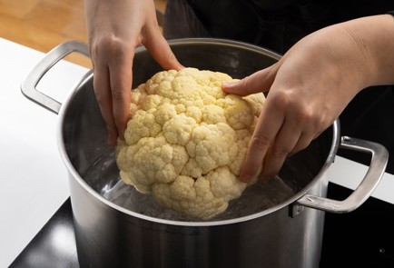 Фото шага рецепта Цветная капуста c соусом тхина 140218 шаг 2  