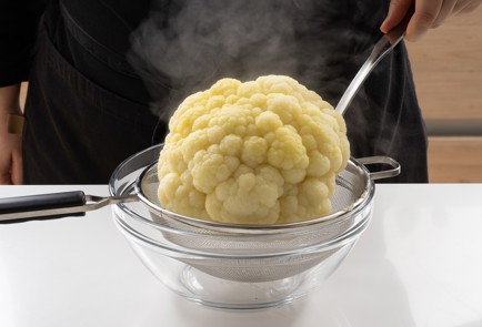 Фото шага рецепта Цветная капуста c соусом тхина 140218 шаг 3  