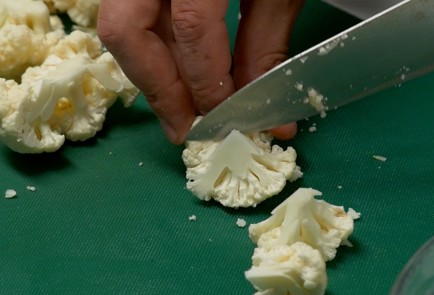 Фото шага рецепта Цветная капуста на сковороде 150979 шаг 1  