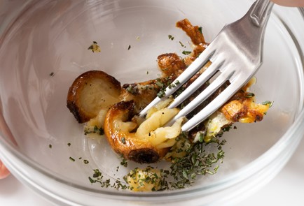 Фото шага рецепта Цветная капуста под шубой из рикотты 140220 шаг 2  