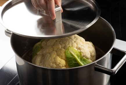 Фото шага рецепта Цветная капуста под шубой из рикотты 140220 шаг 5  