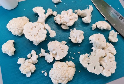 Фото шага рецепта Цветная капуста в кляре из семян 140718 шаг 2  