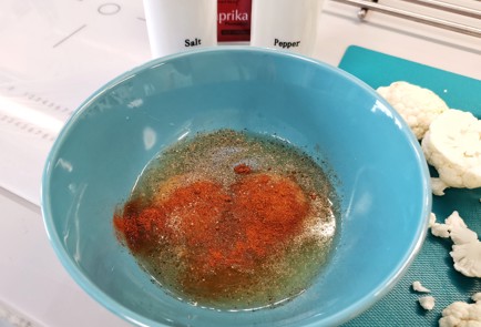 Фото шага рецепта Цветная капуста в кляре из семян 140718 шаг 4  