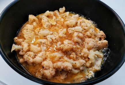 Фото шага рецепта Цветная капуста в кляре с сыром 140696 шаг 11  